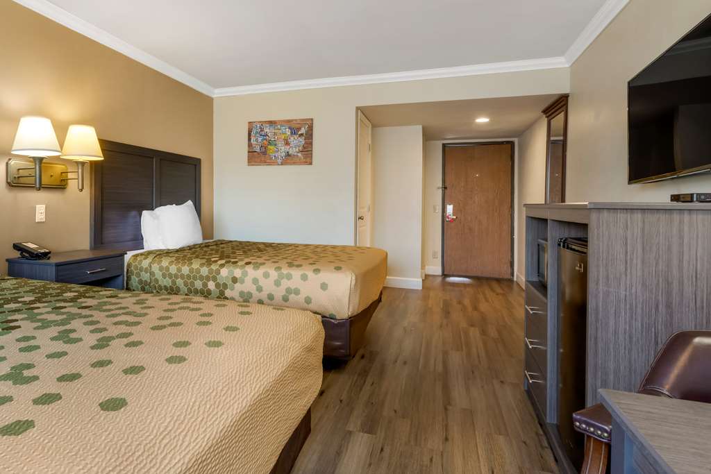 Econo Lodge Moreno Valley - photo 20