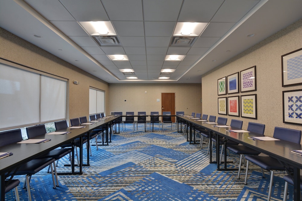 Holiday Inn Express & Suites Greenville Taylors by IHG - photo 40