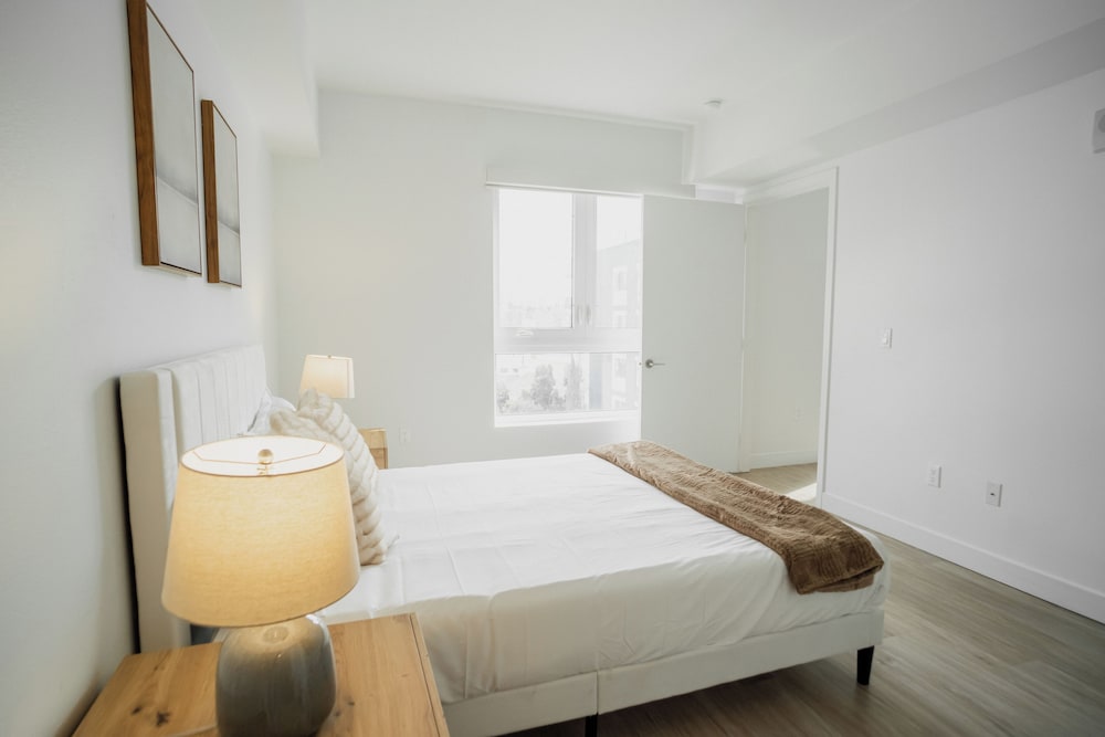 Chic Urban Retreat in Heart of LA - photo 11