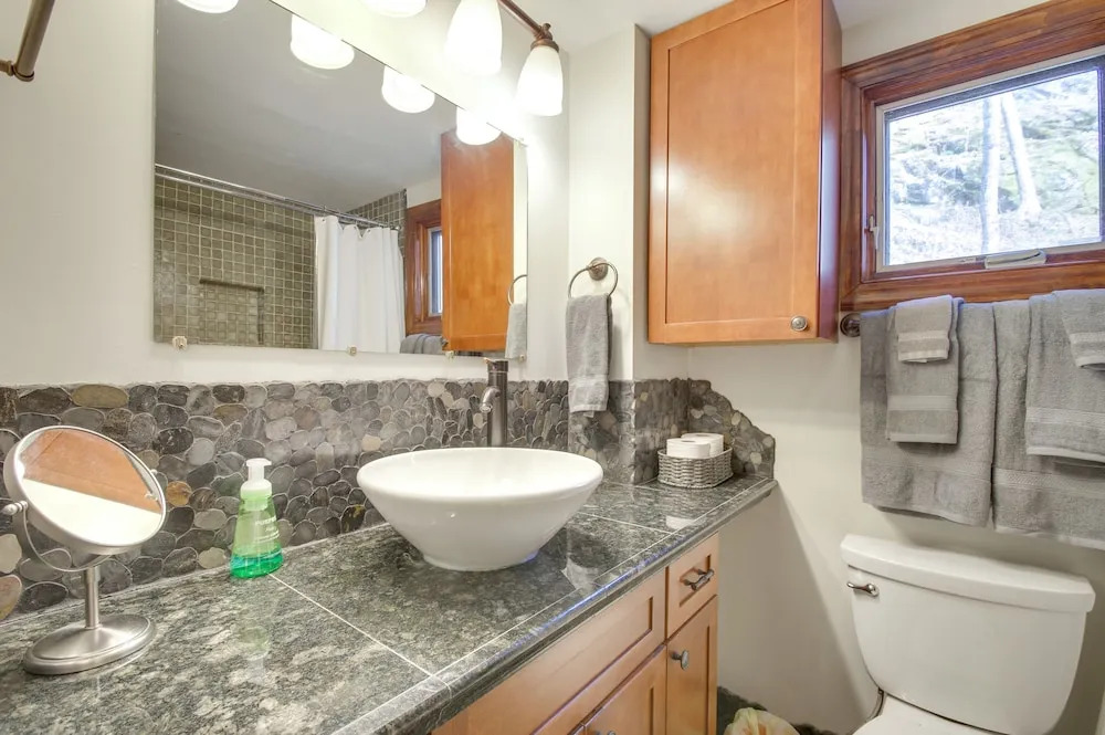 Cozy Hillside Hideaway in Wintergreen Resort - photo 7