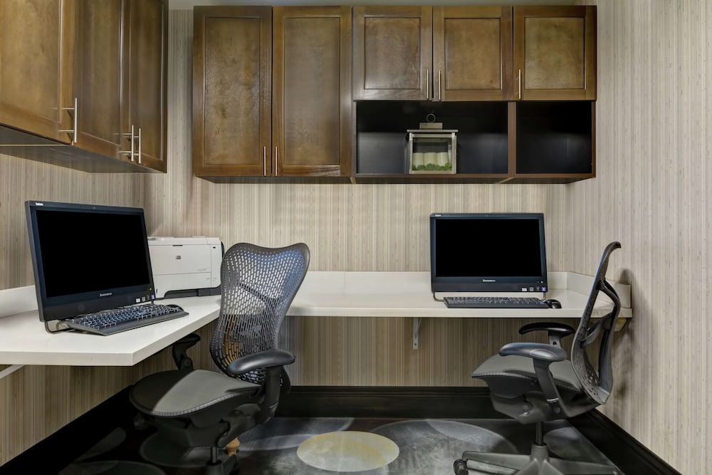 Hilton Garden Inn Fayettevile - photo 43