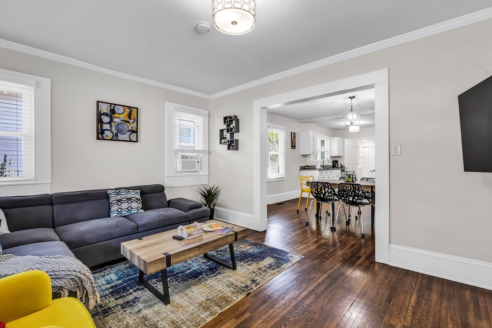 Charlotte Luxury 3BR Home NoDa — 4-Star Luxury Hotel in Charlotte, United States