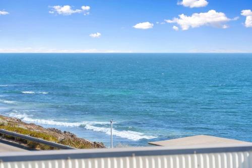 Sea La Vie The Watch — Perth