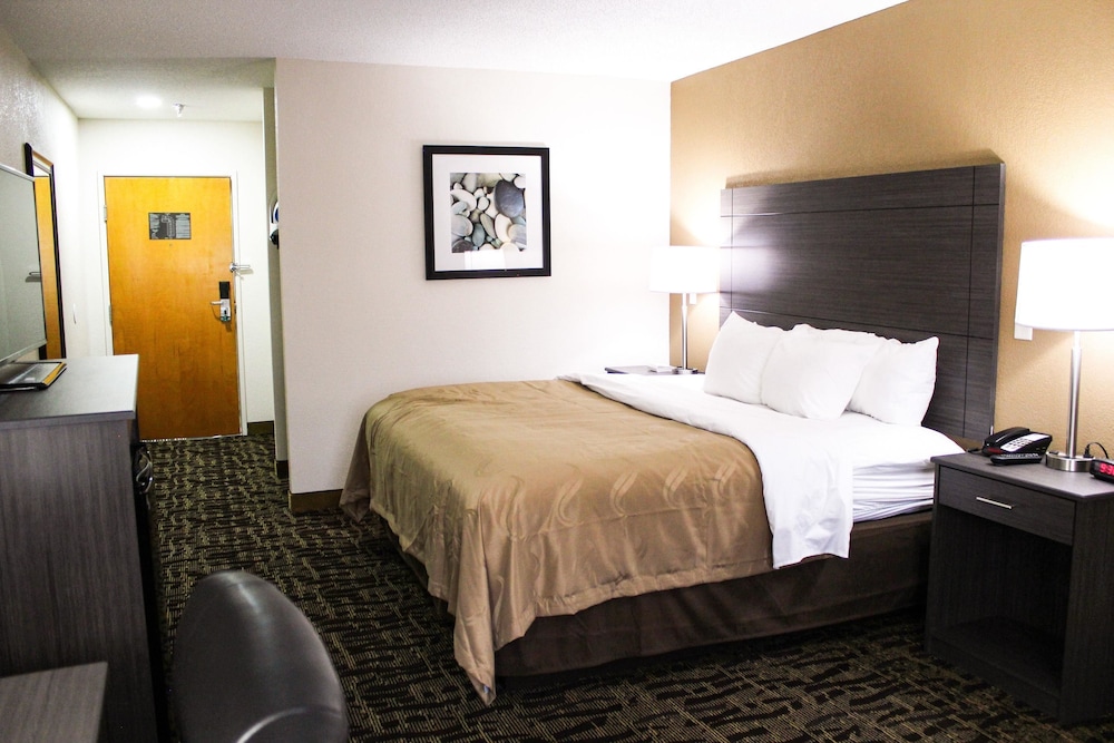 Quality Inn Clinton Knoxville North - photo 10