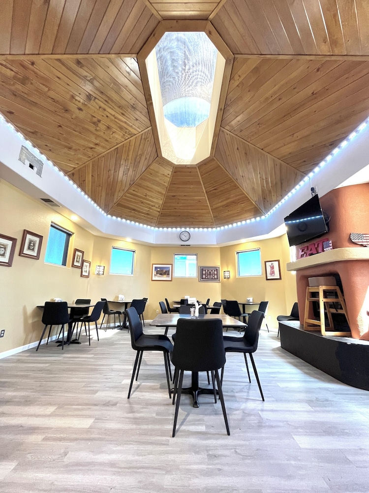 Brentwood Inn & Garden - photo 19
