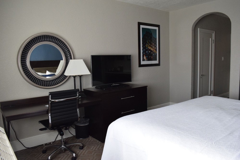 Hotel Alex Johnson Rapid City Curio Collection by Hilton - photo 6