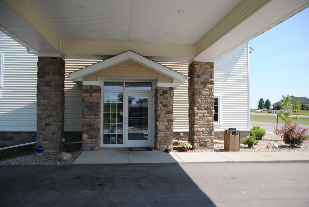 Cobblestone Hotel & Suites Charlestown IN - photo 37