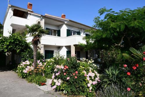 Apartments with parking space Banjol Rab 23240 — 4-Star Luxury Hotel in Rab, Croatia