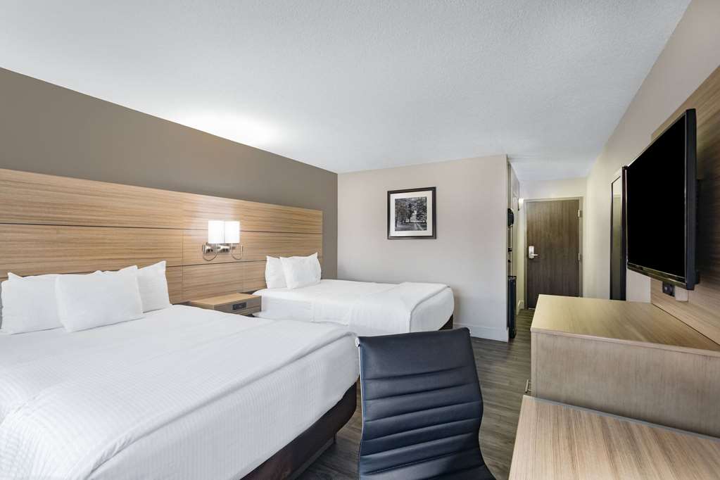 La Quinta Inn & Suites by Wyndham Joplin - photo 15