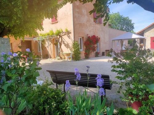 A L'ombre Des Tilleuls - carbon neutral hotel in Vaison-La-Romaine