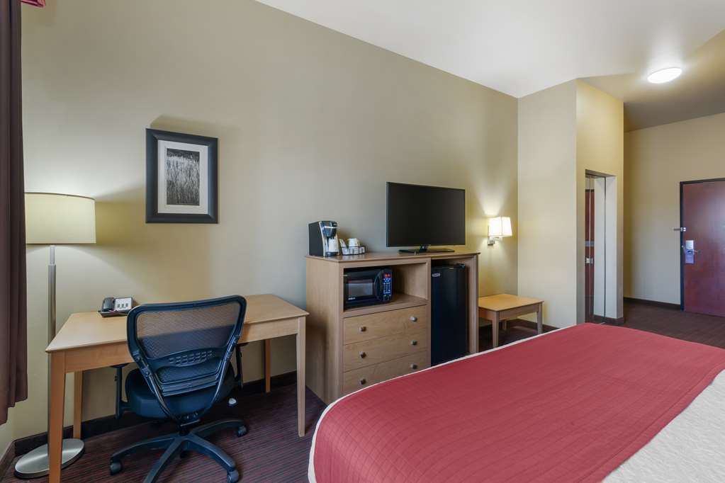 Best Western Golden Prairie Inn & Suites - photo 26