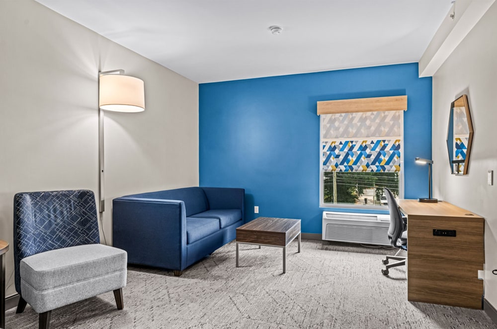 Holiday Inn Express Hotel & Suites Carneys Point by IHG - photo 11