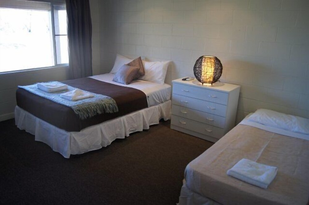 Forrest Beach Hotel — Ingham — photo 2