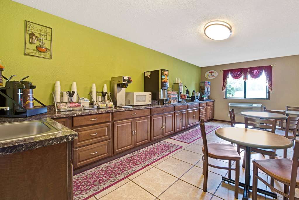 Super 8 by Wyndham Mentor Cleveland Area - photo 16