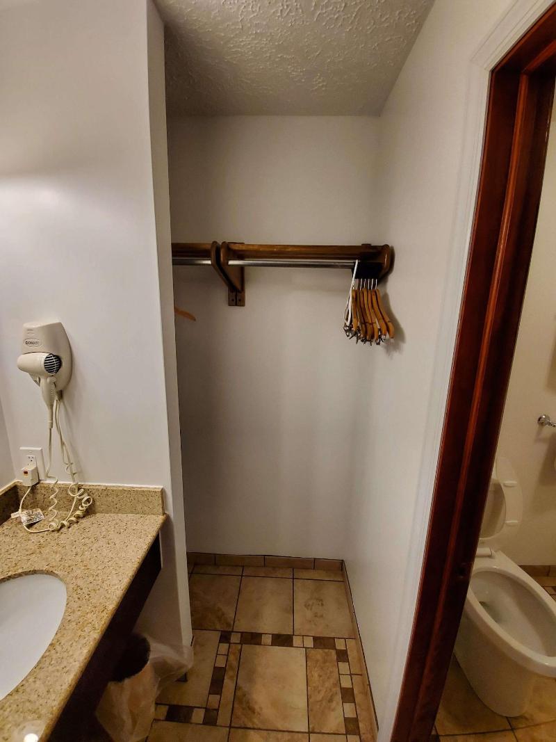 Jefferson Hills Motel - photo 42
