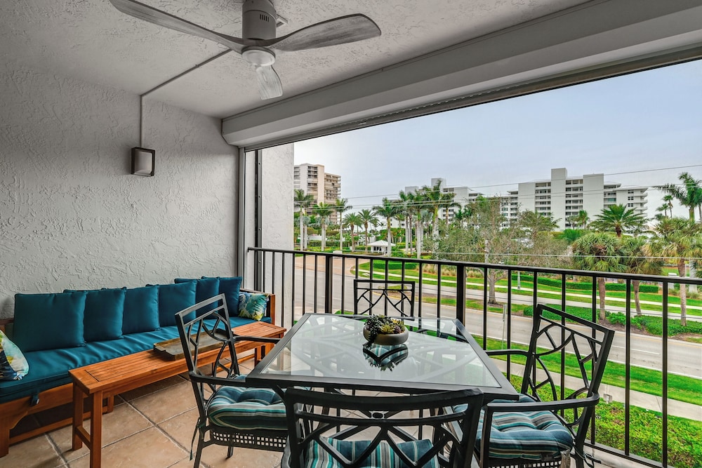 Beachy Marco Island Condo With Resort Amenities - photo 19