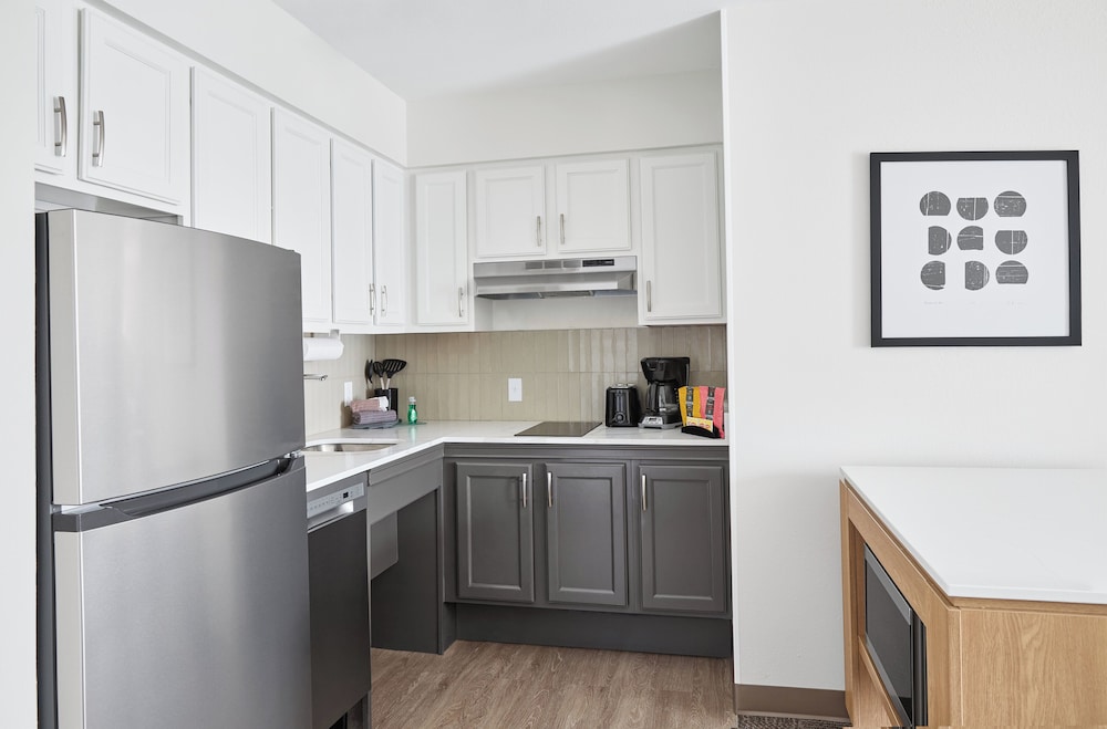 Staybridge Suites Downtown Peoria by IHG - photo 8