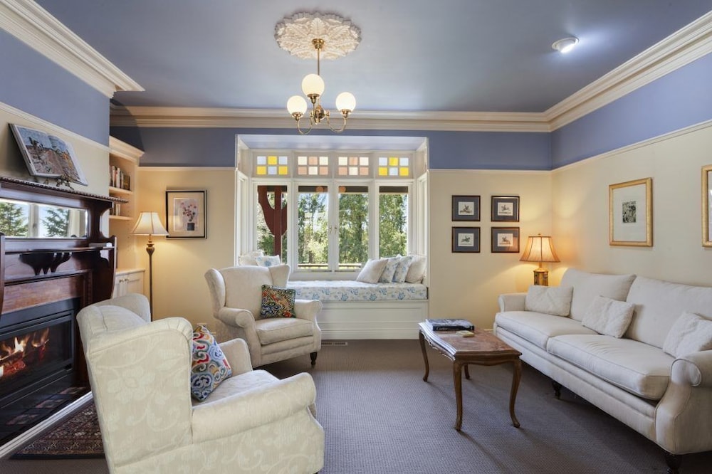 Bethany Manor in Leura, Australia