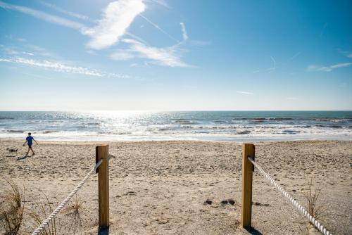 Once Upon A Tide by Oak Island Accommodations - photo 16