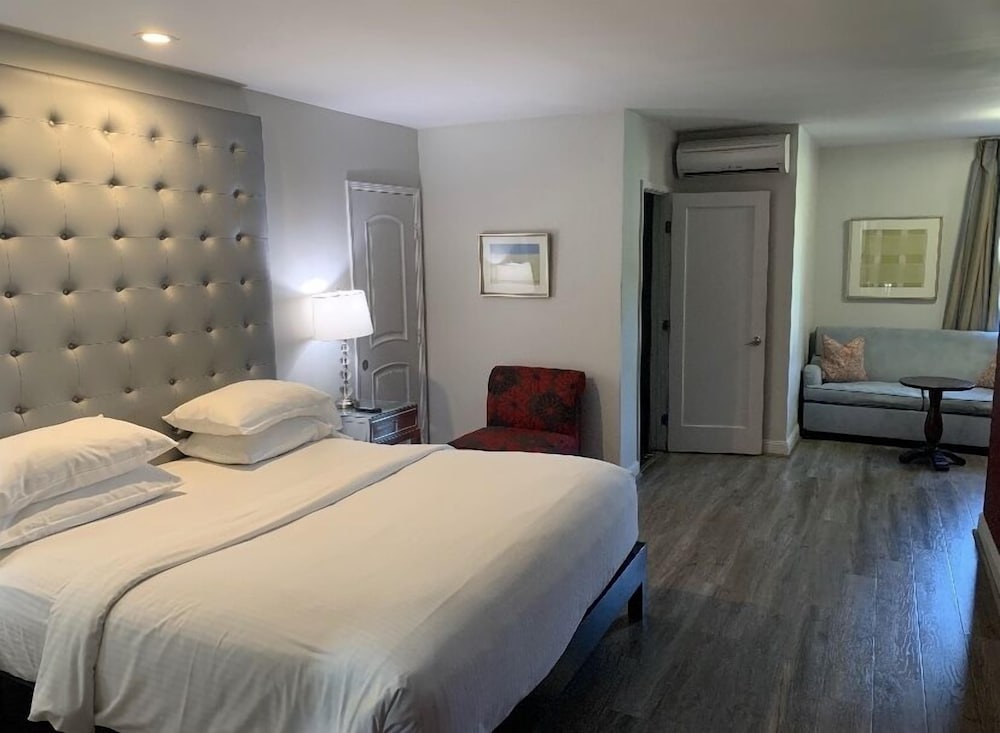 L.A. Sky Boutique Hotel - photo 21