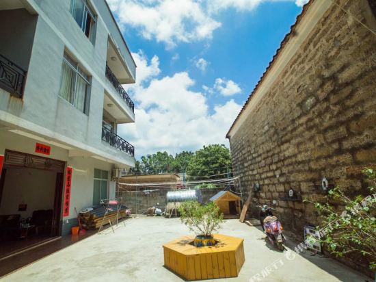 Xiaoriziminsu - carbon neutral hotel in Beihai