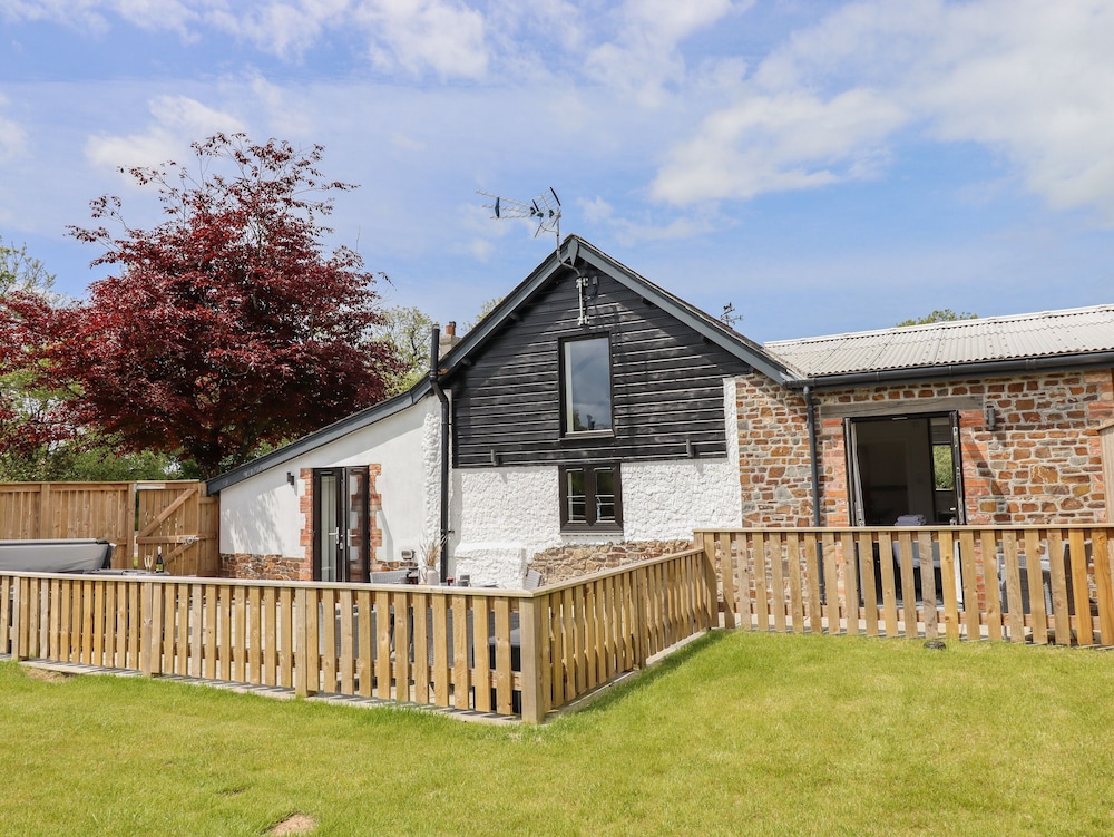 Strawberry Bank Kingfisher in Holsworthy, United Kingdom