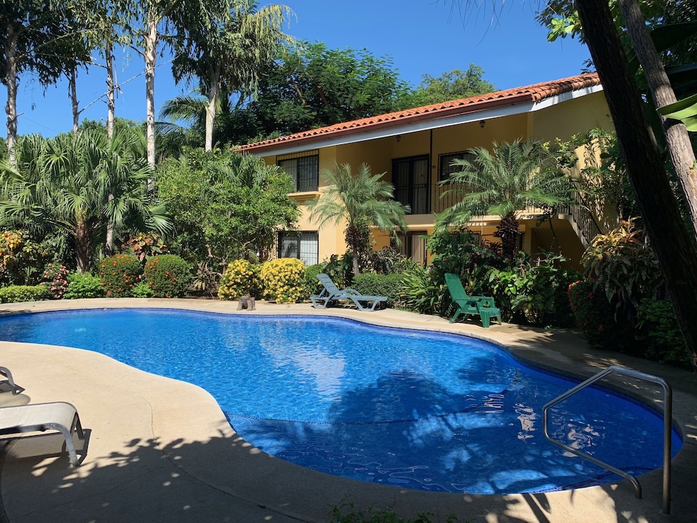 Las Calas Rojas in Sardinal, Costa Rica