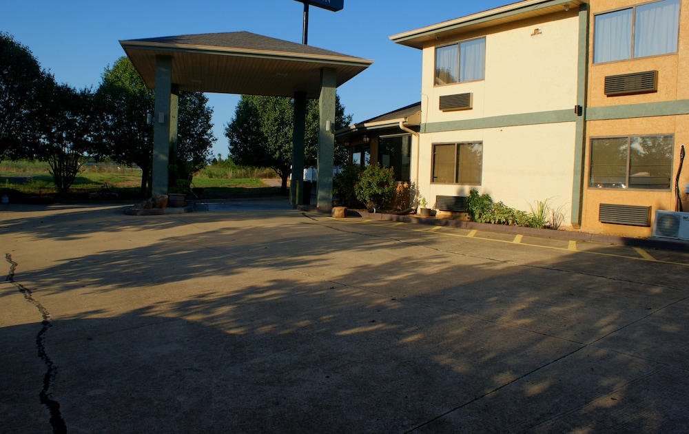 Sonesta Essential Van Buren Fort Smith - photo 19