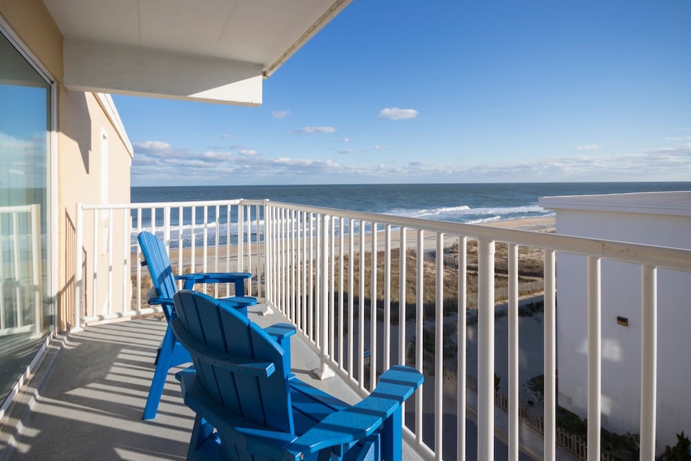 SeaLoft Oceanfront Hotel - photo 16