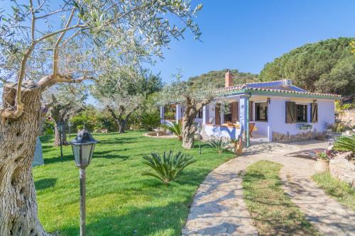 Lillà Villa A Solanas — 4-Star Luxury Hotel in Solanas, Italy
