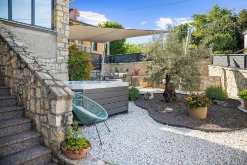 Apartment in Krsan 8886 — 4-Star Luxury Hotel in Krsan, Croatia