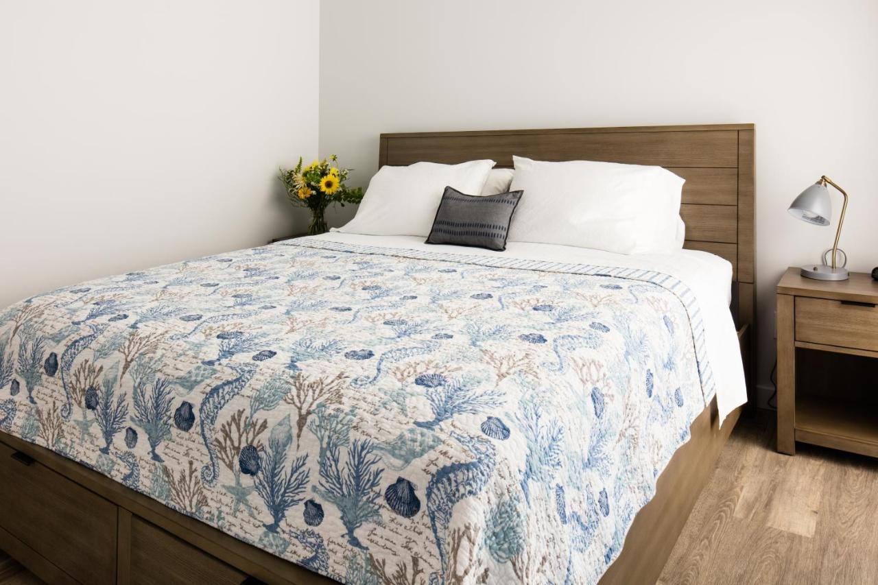 The Web Suites - photo 6