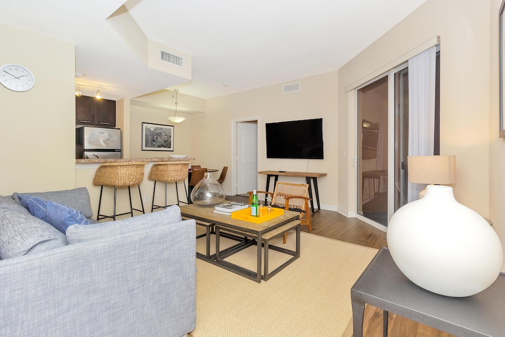 Dharma Home Suites South Miami at Red Road Commons - photo 40