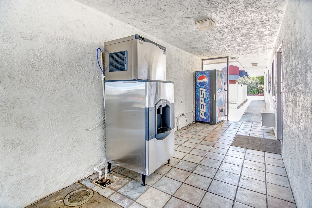 Motel 6 Stockton CA Charter Way West - photo 35