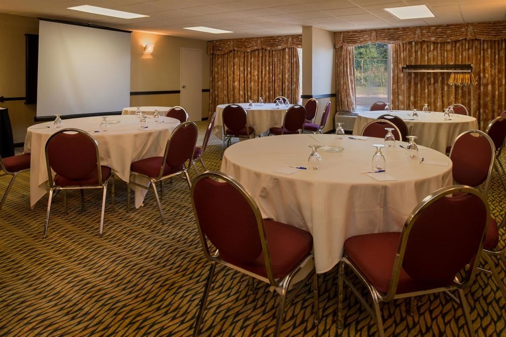 Ramada Plaza Rochester Airport - photo 114