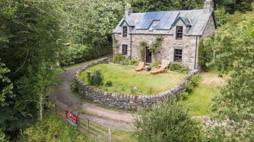 The Ferry House Cottage — 4-Star Luxury Hotel in Aberfeldy, United Kingdom