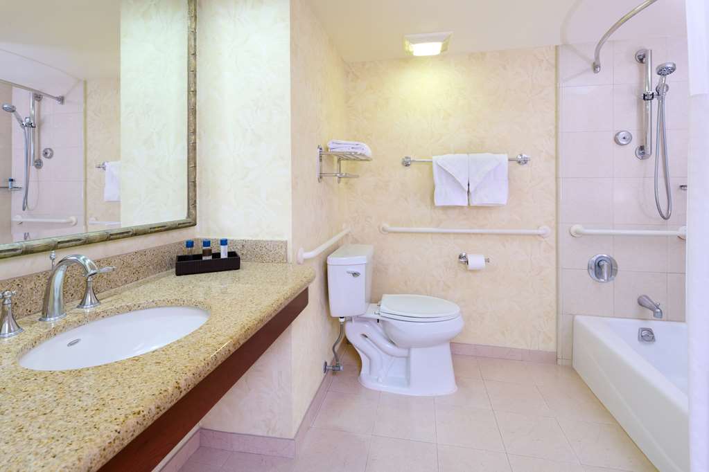 Outrigger Waikiki Beach Resort - photo 101