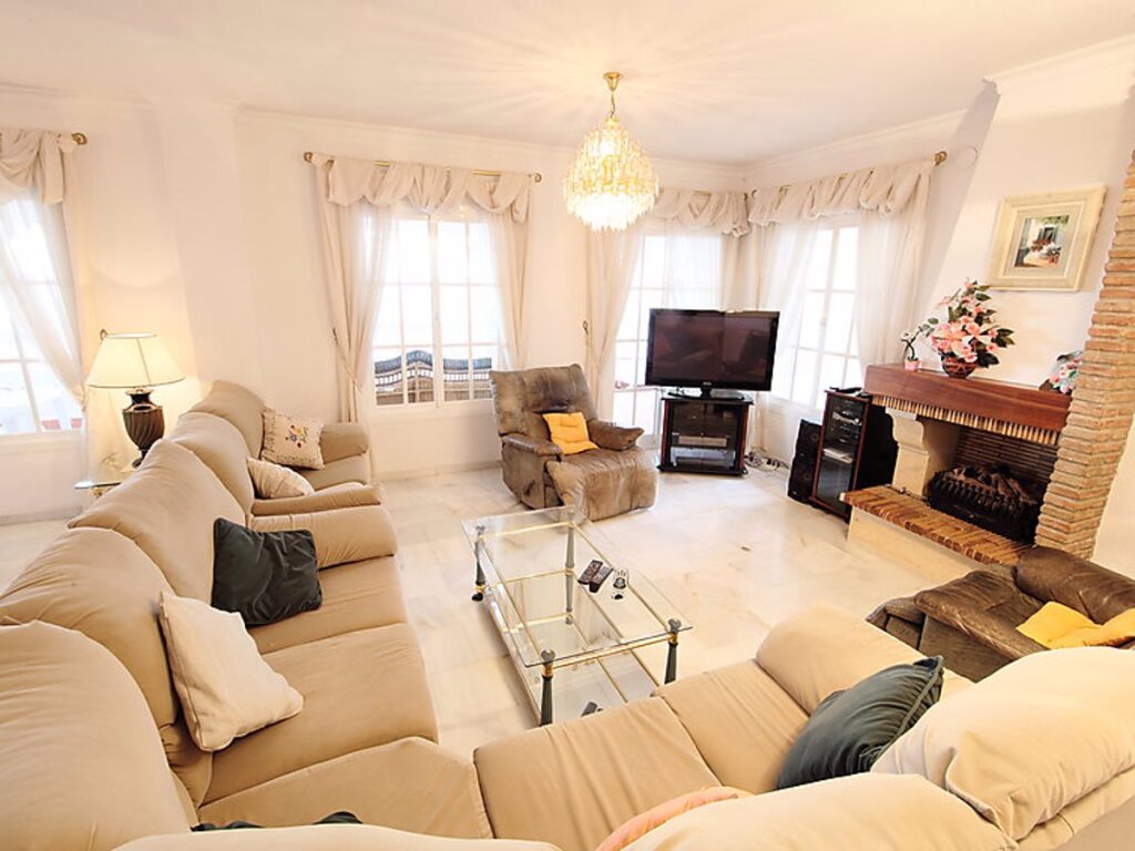 Holiday Home Villa Mimosa — 4-Star Luxury Hotel in Almunecar, Spain