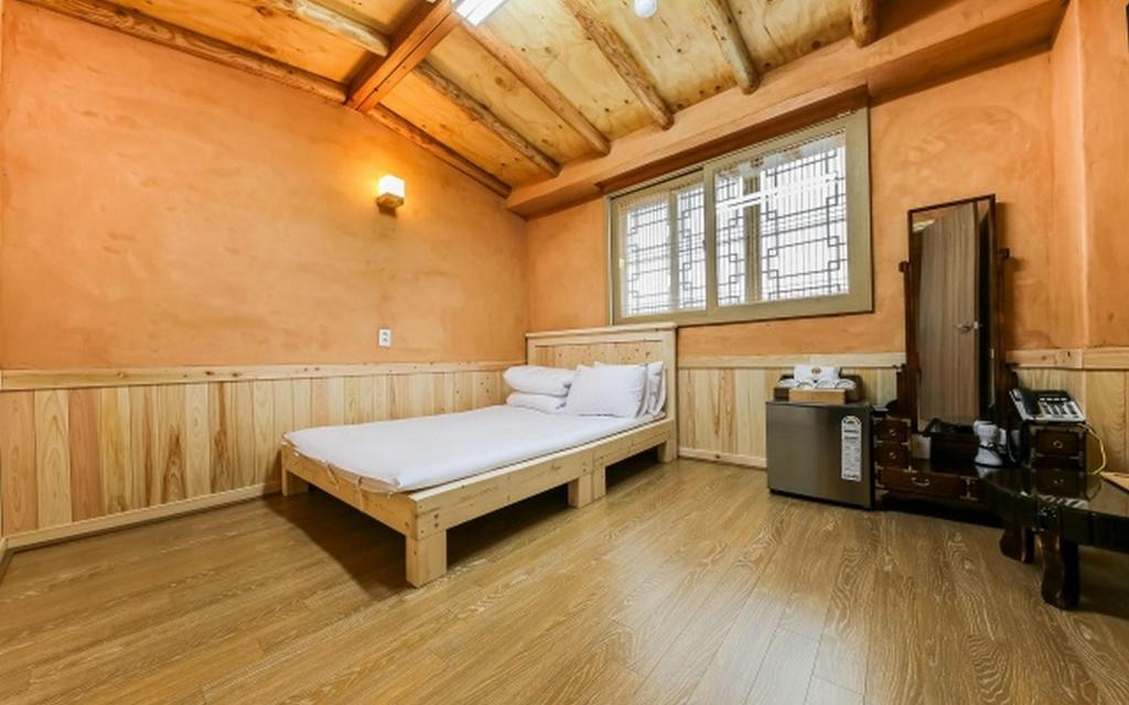 Gongju Choi Hanok Hotel in Gongju, South Korea