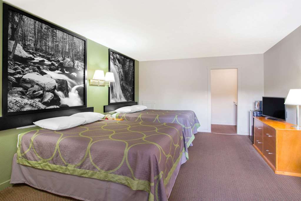 Super 8 by Wyndham Christiansburg - photo 10