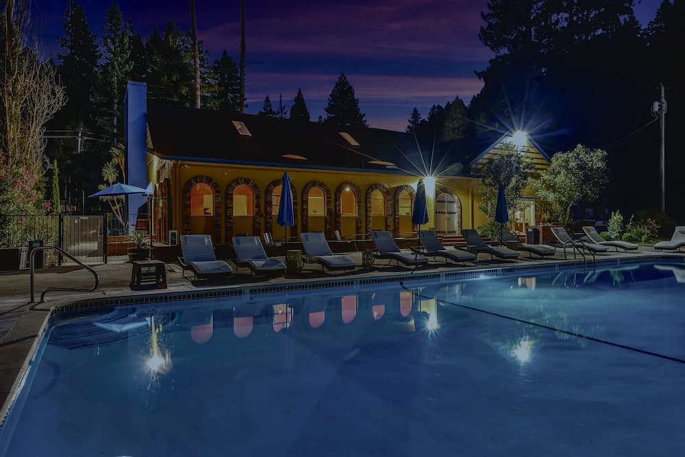 Surrey Resort - photo 24