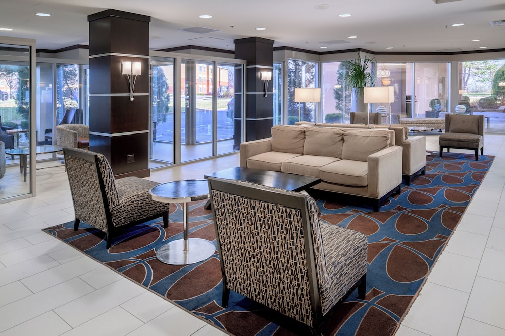 Embassy Suites by Hilton St. Louis Airport - photo 8