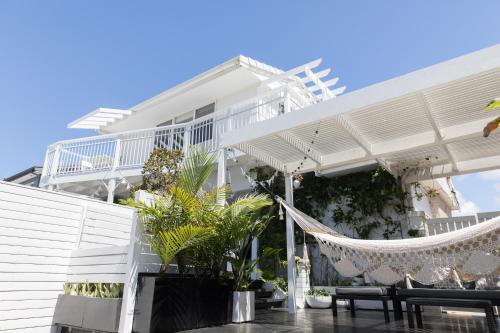 White Beach Cottage — 4-Star Luxury Hotel in Lake Cathie, Australia