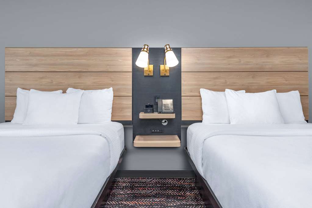 La Quinta Inn & Suites by Wyndham Woodway Waco South - photo 16