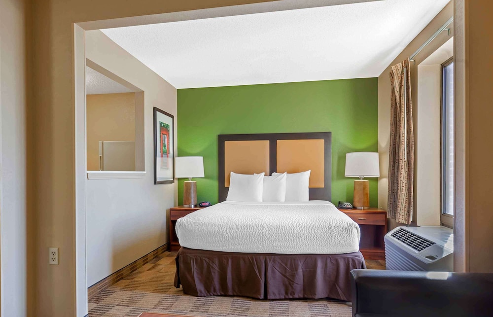 Extended Stay America Select Suites Rockford State Street - photo 10