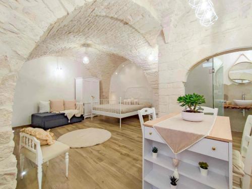 Maison Chloe Perla Blanche — 4-Star Luxury Hotel in Martina Franca, Italy