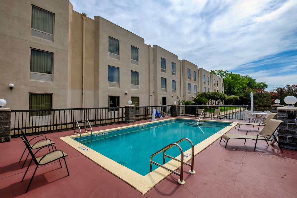 Red Roof Inn Pensacola Fairgrounds - photo 23