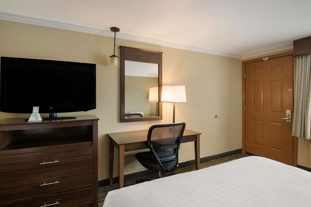 Best Western Holiday Hotel - photo 12