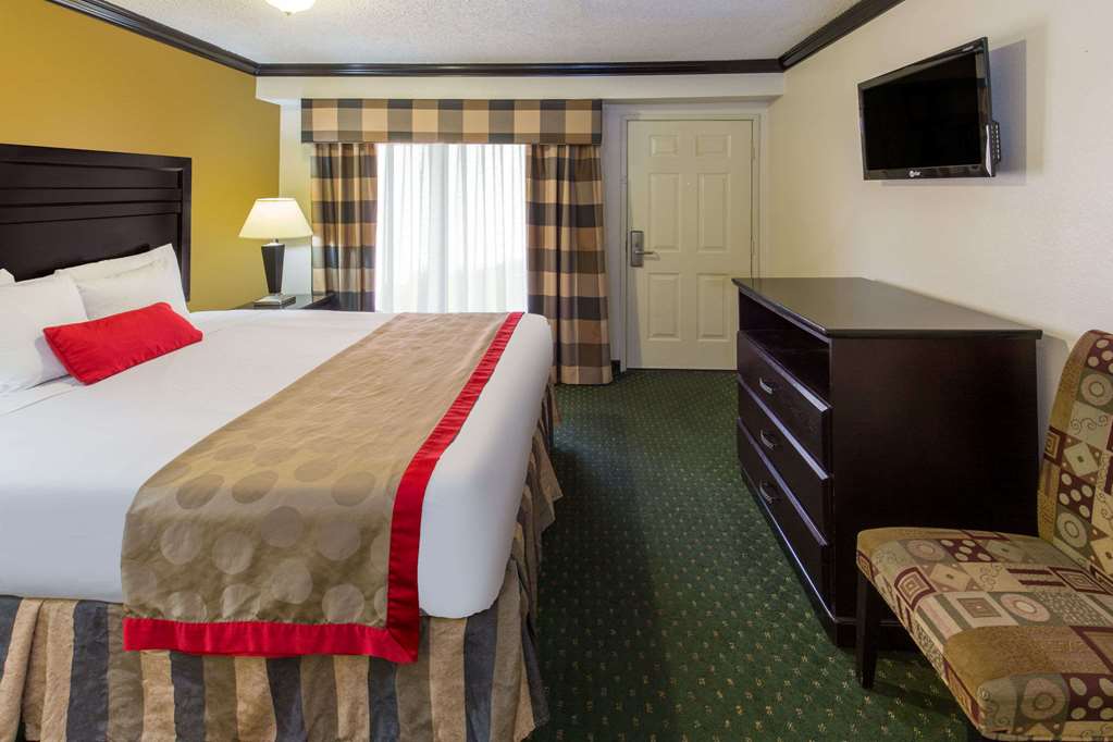 Ramada by Wyndham Ontario - photo 15