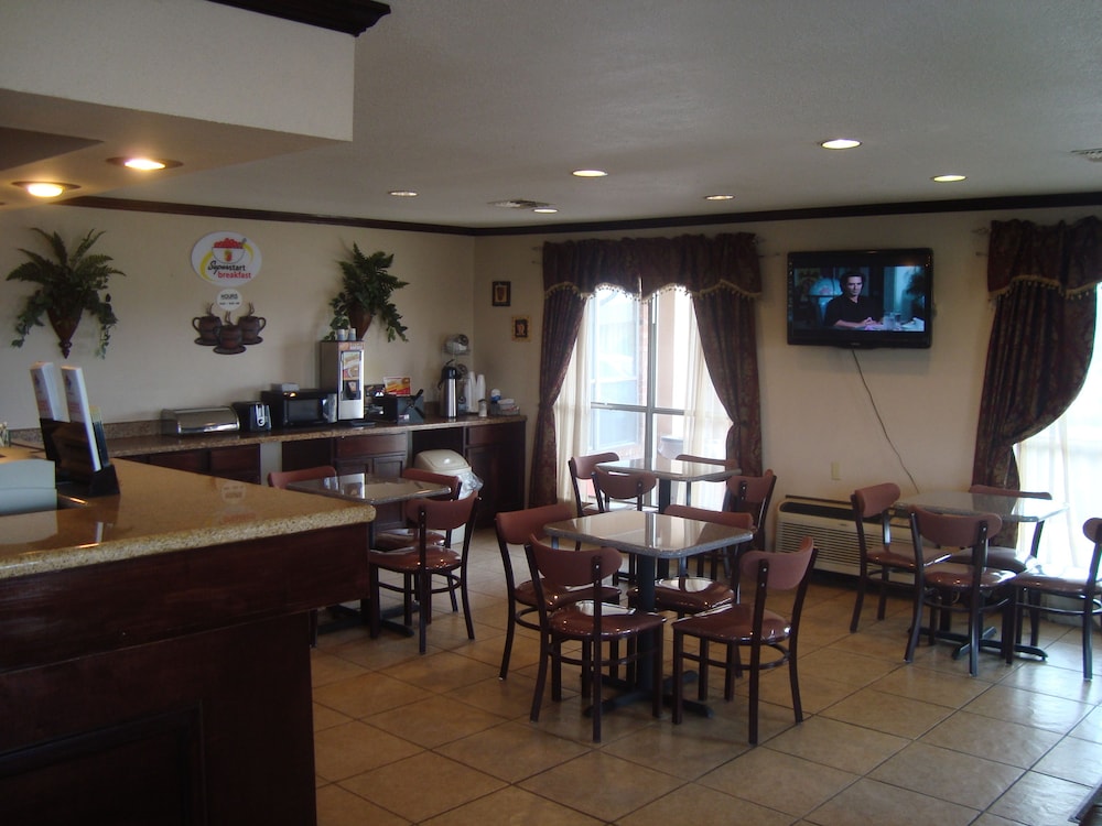 Navasota Inn - photo 13